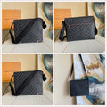 LuxySell Louis Vuitton Bags 1067